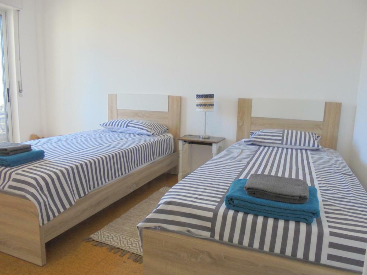 Beachcity Guesthouse Lagos Bagian luar foto